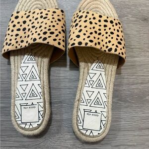 Dolce Vita Tan and Black Women's Slide Sandals like new size 9